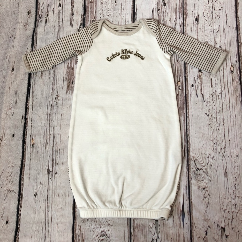 Calvin Klein Baby Sleep Gown Gender Neutral One Size‎ Long Sleeves